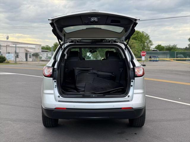 used 2017 Chevrolet Traverse car, priced at $9,999