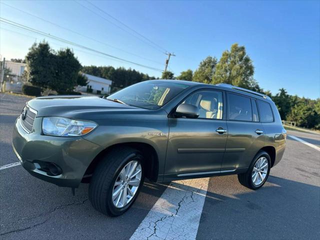 used 2008 Toyota Highlander Hybrid car, priced at $8,399