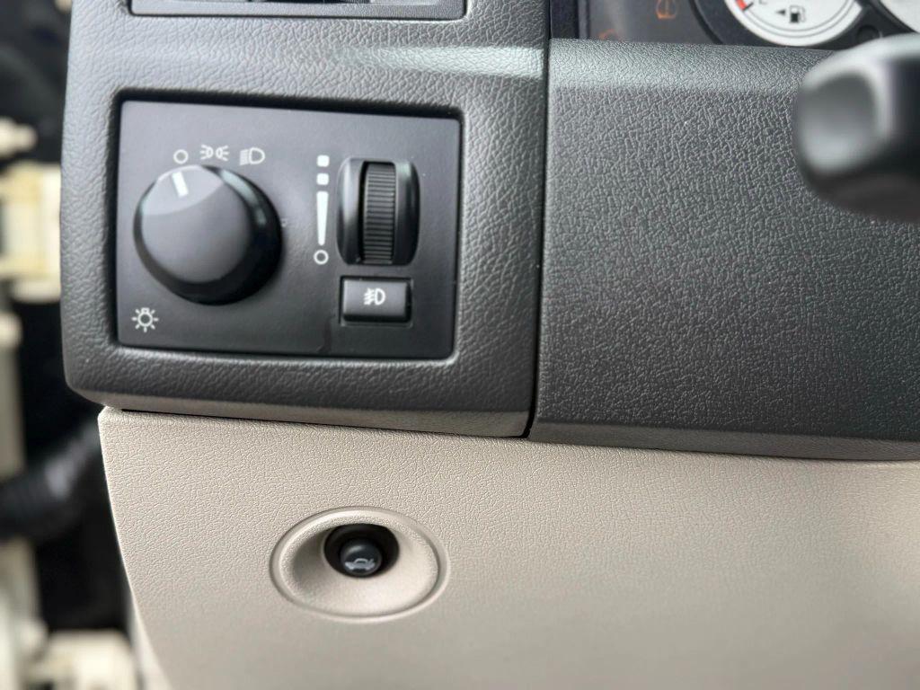 used 2007 Chrysler 300 car, priced at $5,499