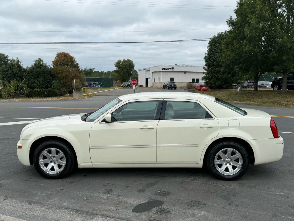 used 2007 Chrysler 300 car, priced at $5,499