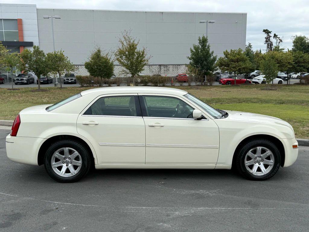 used 2007 Chrysler 300 car, priced at $5,499