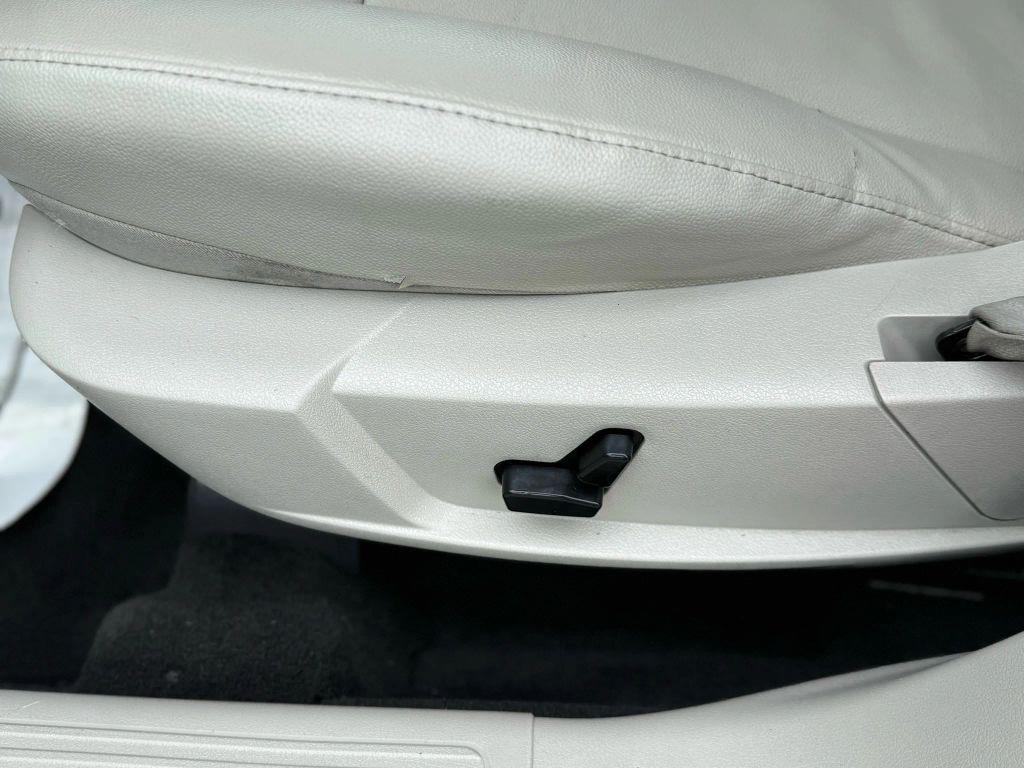 used 2007 Chrysler 300 car, priced at $5,499