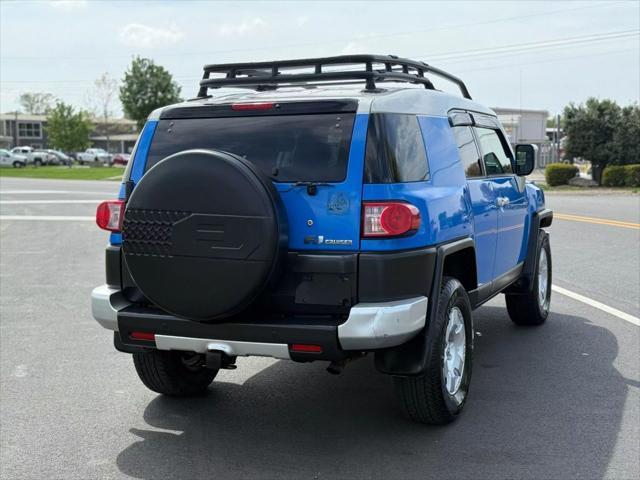 used 2007 Toyota FJ Cruiser car, priced at $14,499