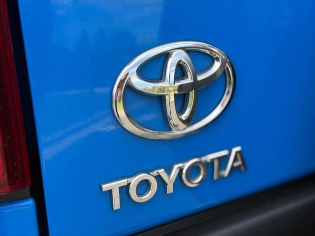 used 2007 Toyota FJ Cruiser car, priced at $14,499
