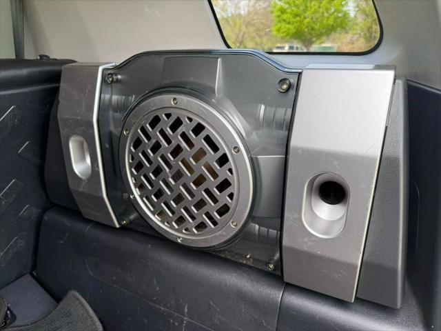 used 2007 Toyota FJ Cruiser car, priced at $14,499