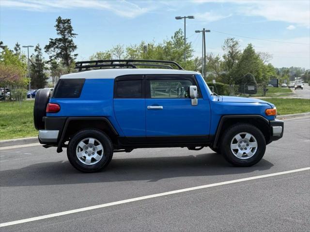 used 2007 Toyota FJ Cruiser car, priced at $14,499