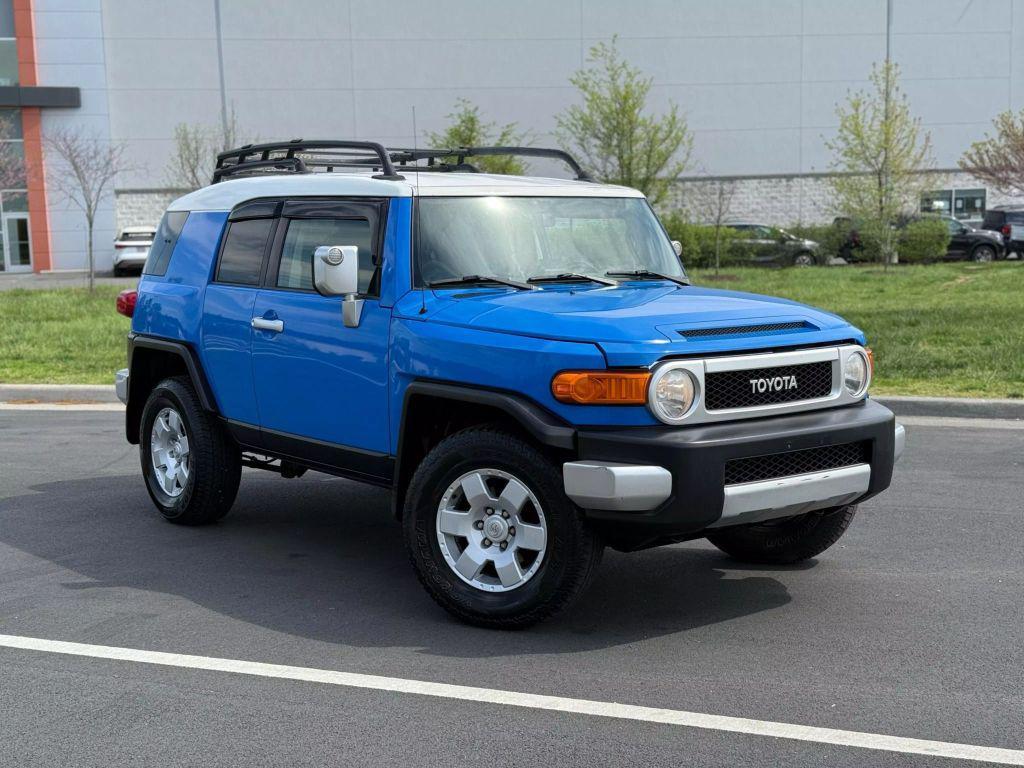 used 2007 Toyota FJ Cruiser car, priced at $12,999
