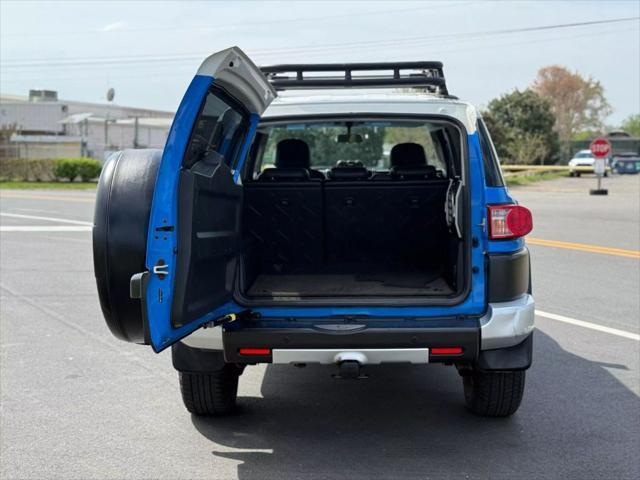 used 2007 Toyota FJ Cruiser car, priced at $14,499