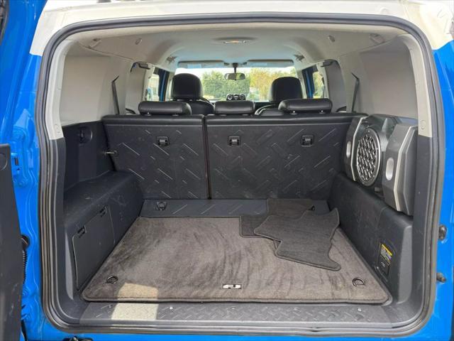 used 2007 Toyota FJ Cruiser car, priced at $14,499