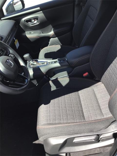 new 2025 Honda HR-V car