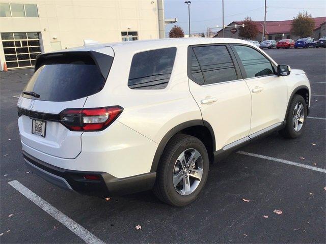 new 2025 Honda Pilot car, priced at $47,550