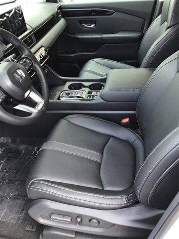 new 2025 Honda Pilot car, priced at $47,550