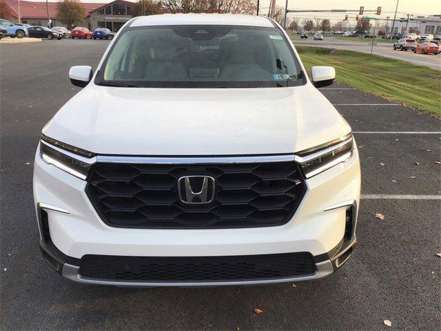 new 2025 Honda Pilot car, priced at $47,550