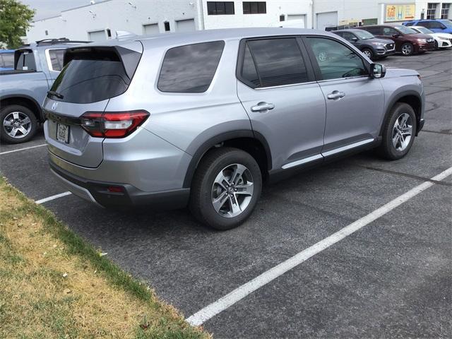 new 2025 Honda Pilot car, priced at $47,095