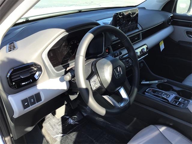new 2025 Honda Pilot car, priced at $47,095