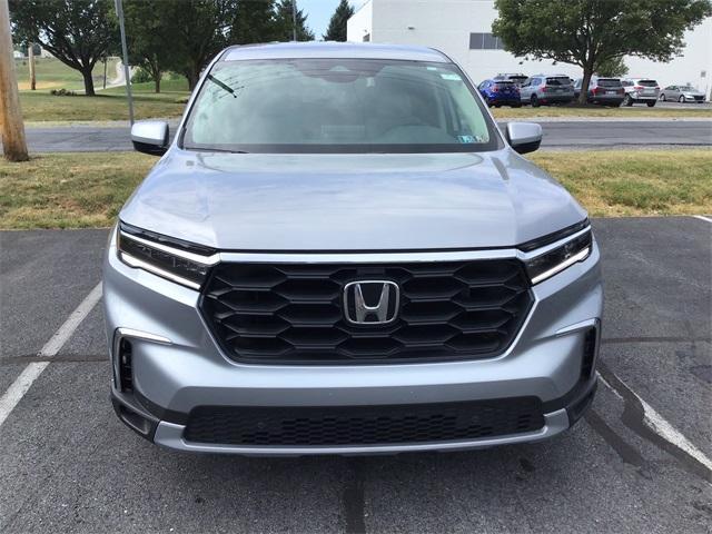 new 2025 Honda Pilot car, priced at $47,095