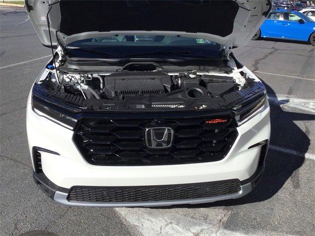 new 2025 Honda Pilot car, priced at $51,830