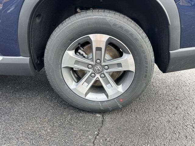 new 2025 Honda Pilot car, priced at $47,095