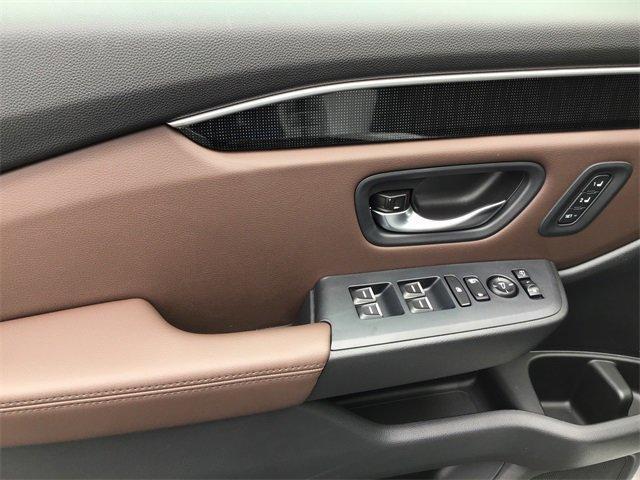 new 2025 Honda Pilot car, priced at $54,575