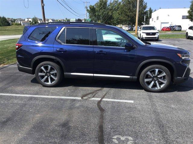 new 2025 Honda Pilot car, priced at $54,575