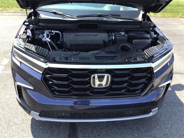 new 2025 Honda Pilot car, priced at $54,575