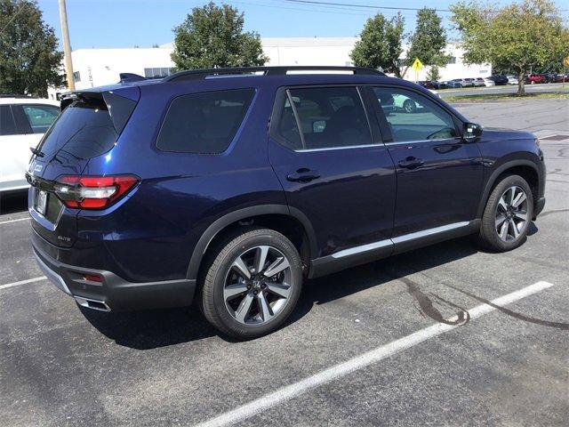 new 2025 Honda Pilot car, priced at $54,575