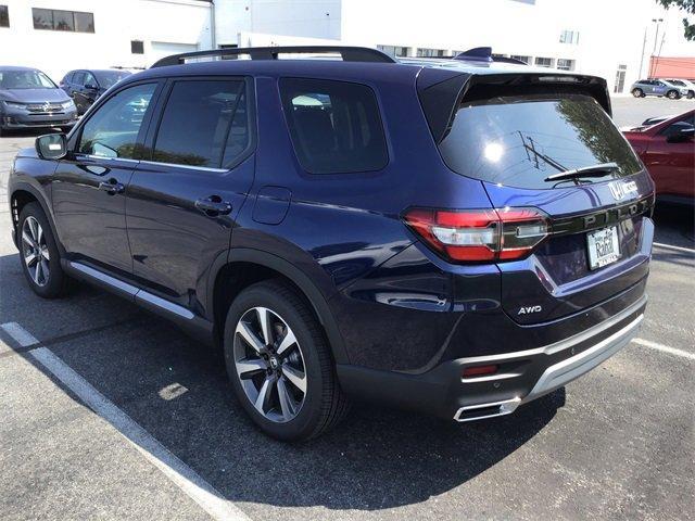 new 2025 Honda Pilot car, priced at $54,575