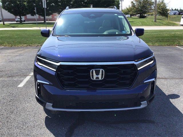 new 2025 Honda Pilot car, priced at $54,575