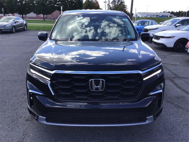 new 2025 Honda Pilot car, priced at $47,825