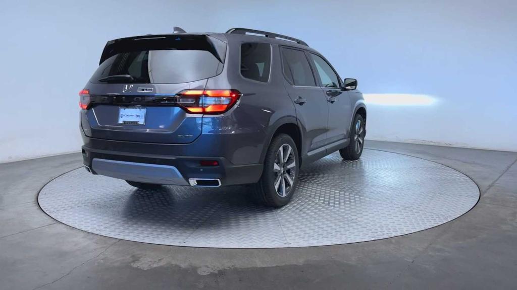 new 2025 Honda Pilot car, priced at $51,475