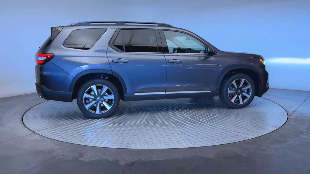 new 2025 Honda Pilot car, priced at $51,475