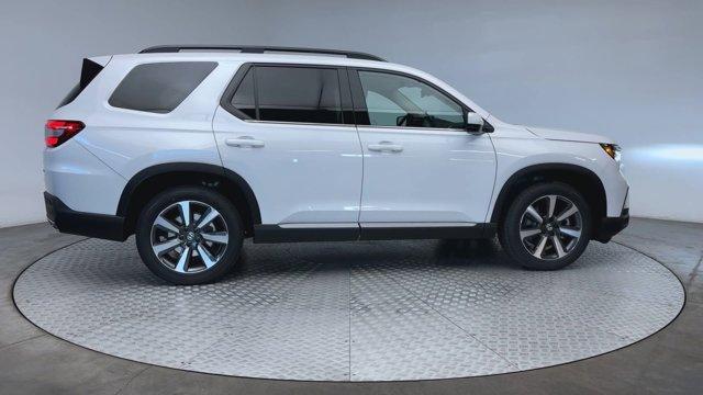 new 2025 Honda Pilot car, priced at $49,305