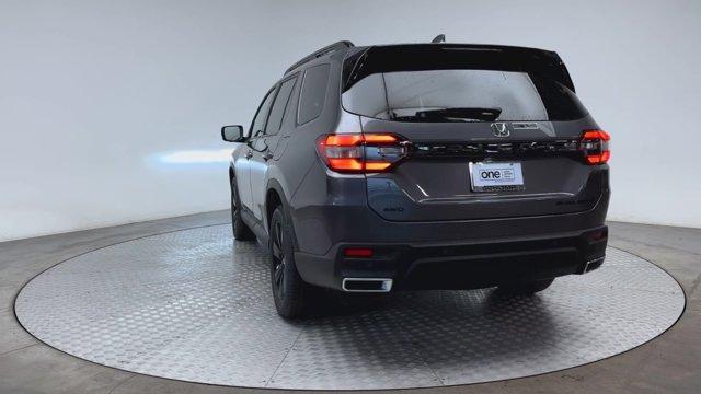new 2025 Honda Pilot car, priced at $55,205
