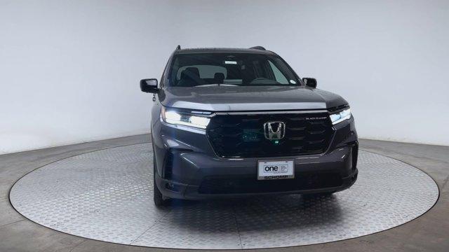 new 2025 Honda Pilot car, priced at $55,205