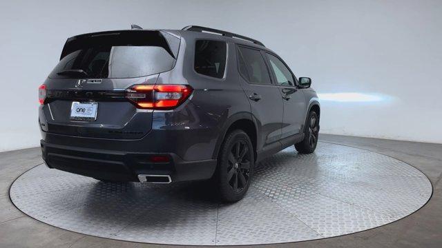 new 2025 Honda Pilot car, priced at $55,205