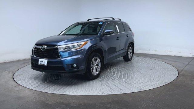 used 2015 Toyota Highlander car, priced at $17,900