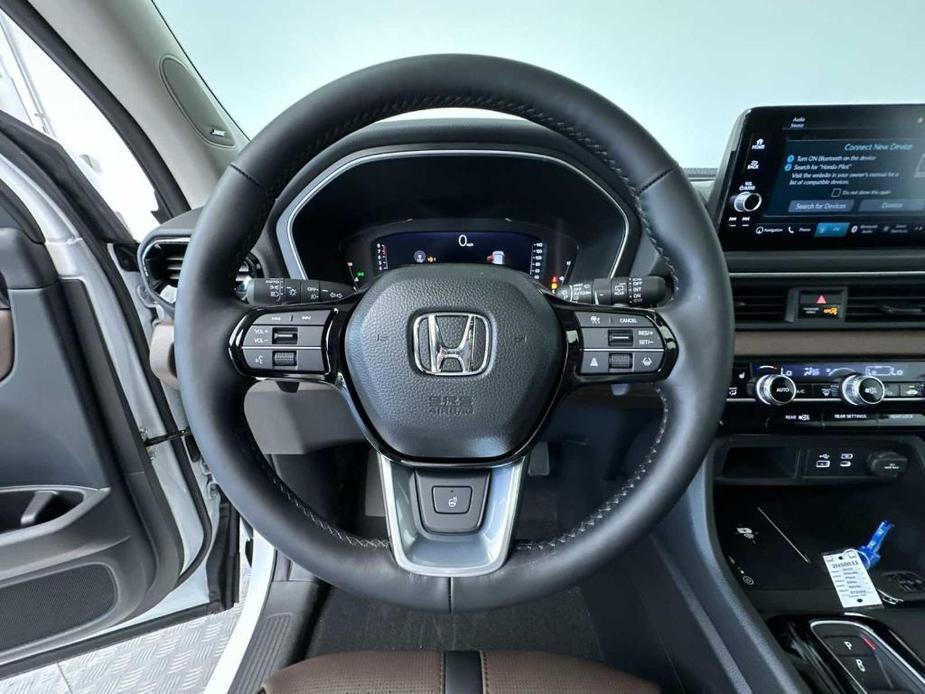 new 2025 Honda Pilot car, priced at $53,630