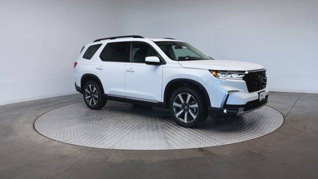 new 2025 Honda Pilot car, priced at $50,295
