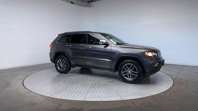 used 2017 Jeep Grand Cherokee car, priced at $15,374