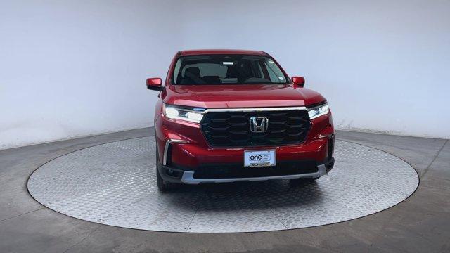 new 2025 Honda Pilot car, priced at $45,580