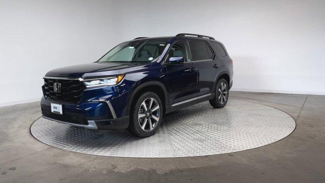 new 2025 Honda Pilot car, priced at $52,875