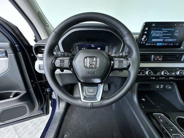 new 2025 Honda Pilot car, priced at $52,875