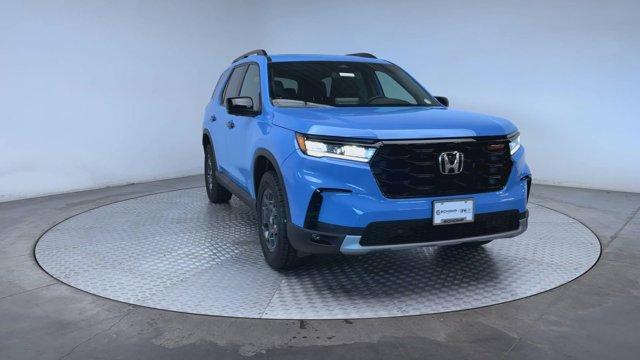 new 2025 Honda Pilot car, priced at $52,090