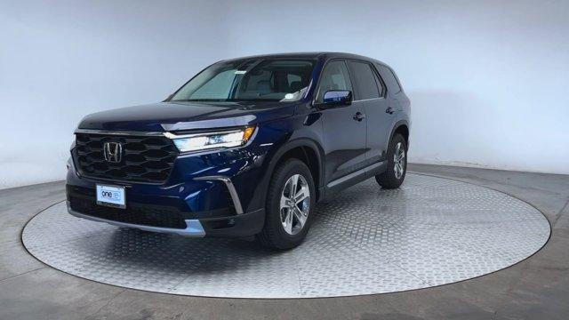 new 2025 Honda Pilot car, priced at $44,800