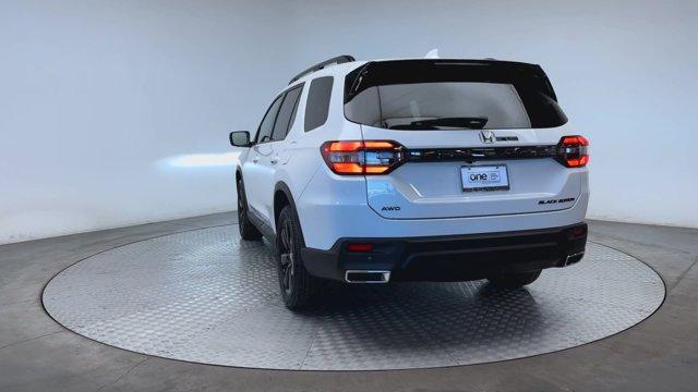 new 2025 Honda Pilot car, priced at $54,930