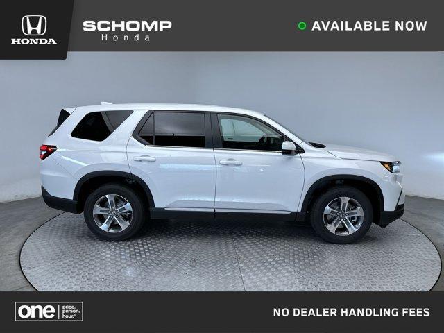 new 2025 Honda Pilot car, priced at $45,885