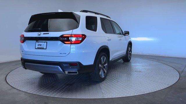 new 2025 Honda Pilot car, priced at $51,930