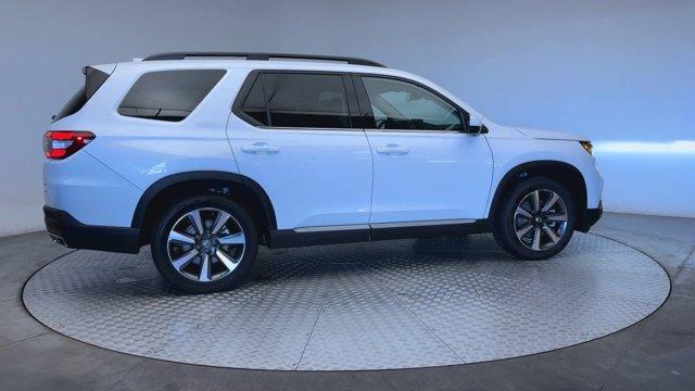 new 2025 Honda Pilot car, priced at $51,930