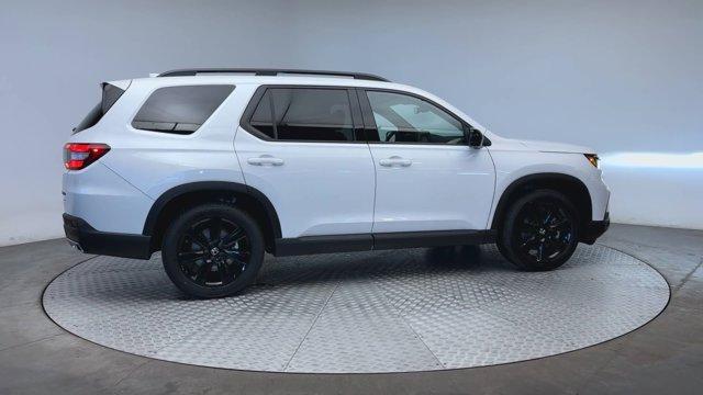 new 2025 Honda Pilot car, priced at $54,930