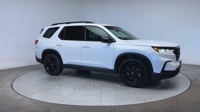 new 2025 Honda Pilot car, priced at $54,930